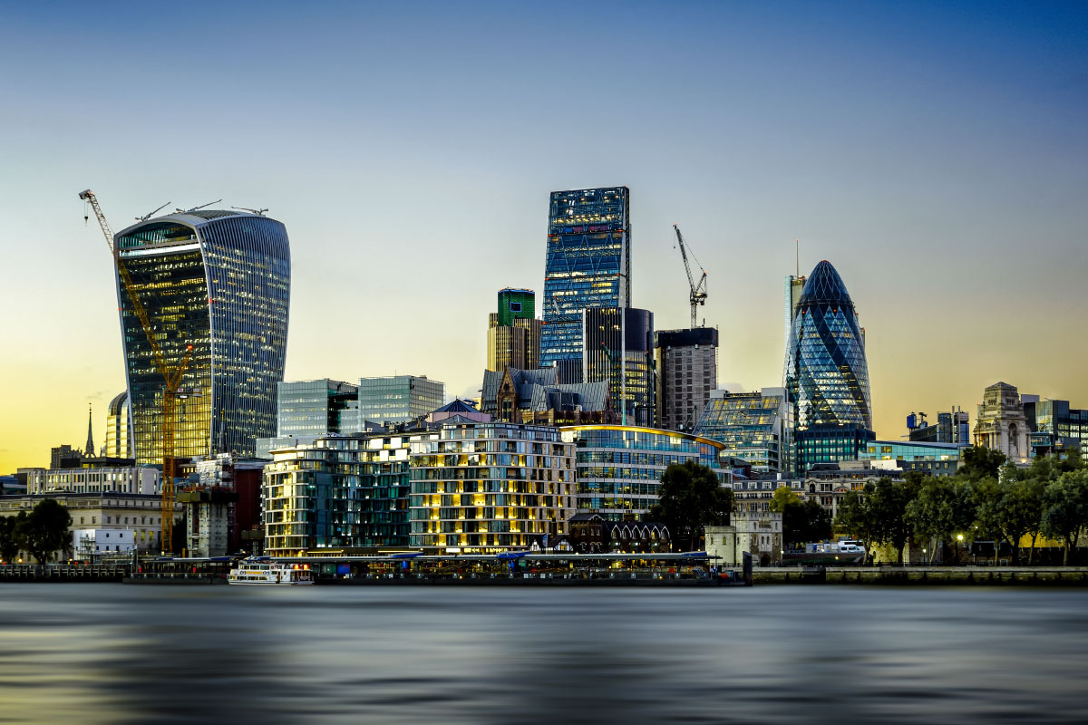 voltix-services-uk-industries-financial-and-professional-banner